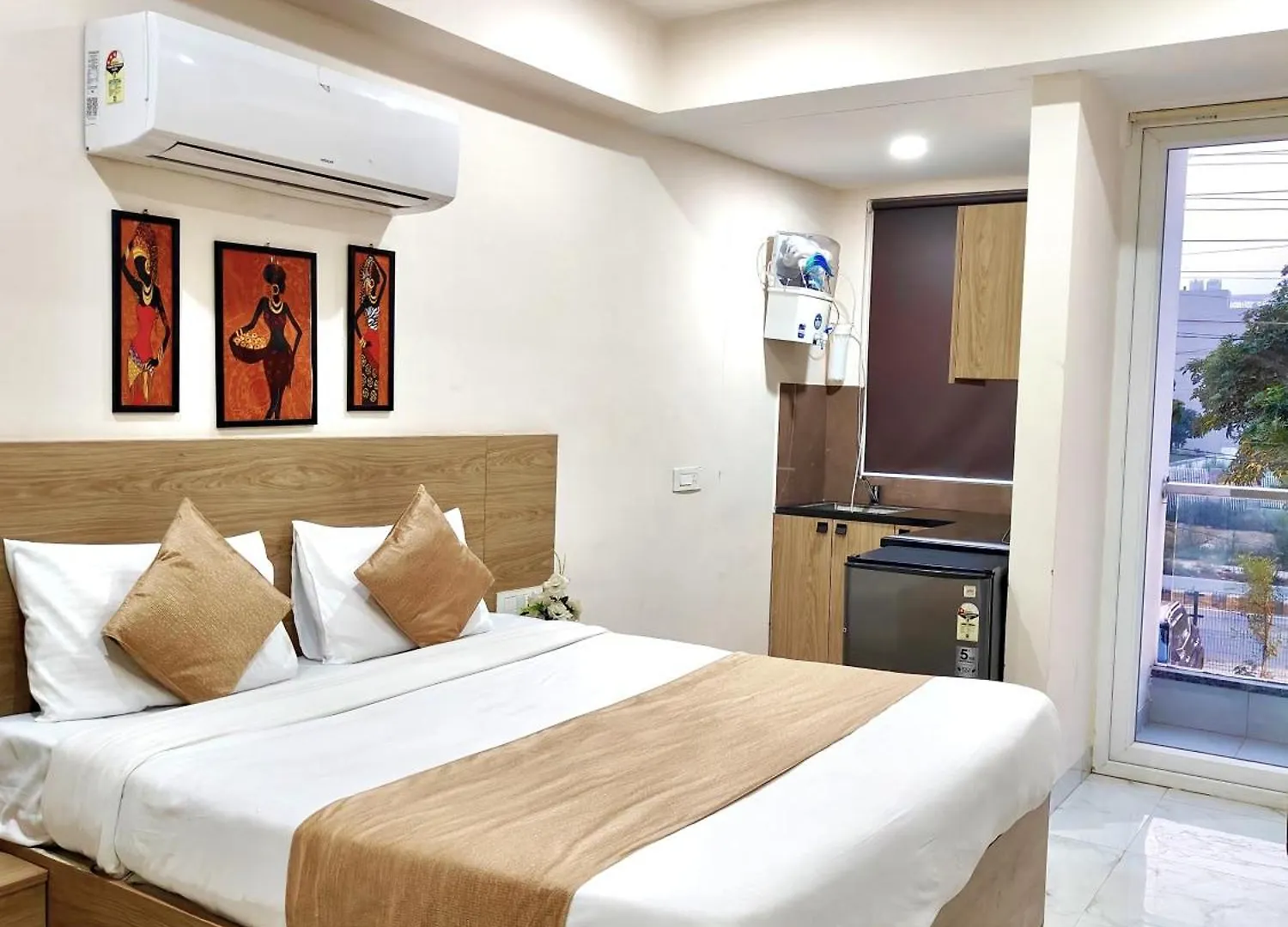 גורגאון Hotel Cozy Residency 3*,  הודו