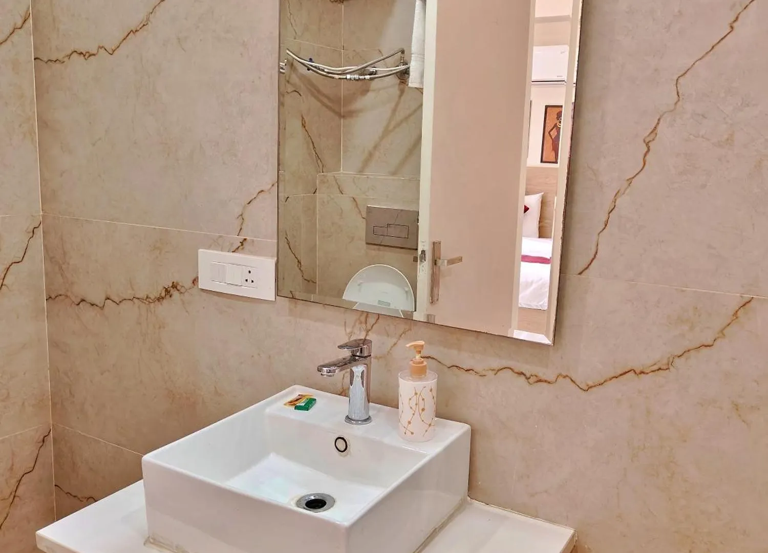 גורגאון Hotel Cozy Residency 3*,